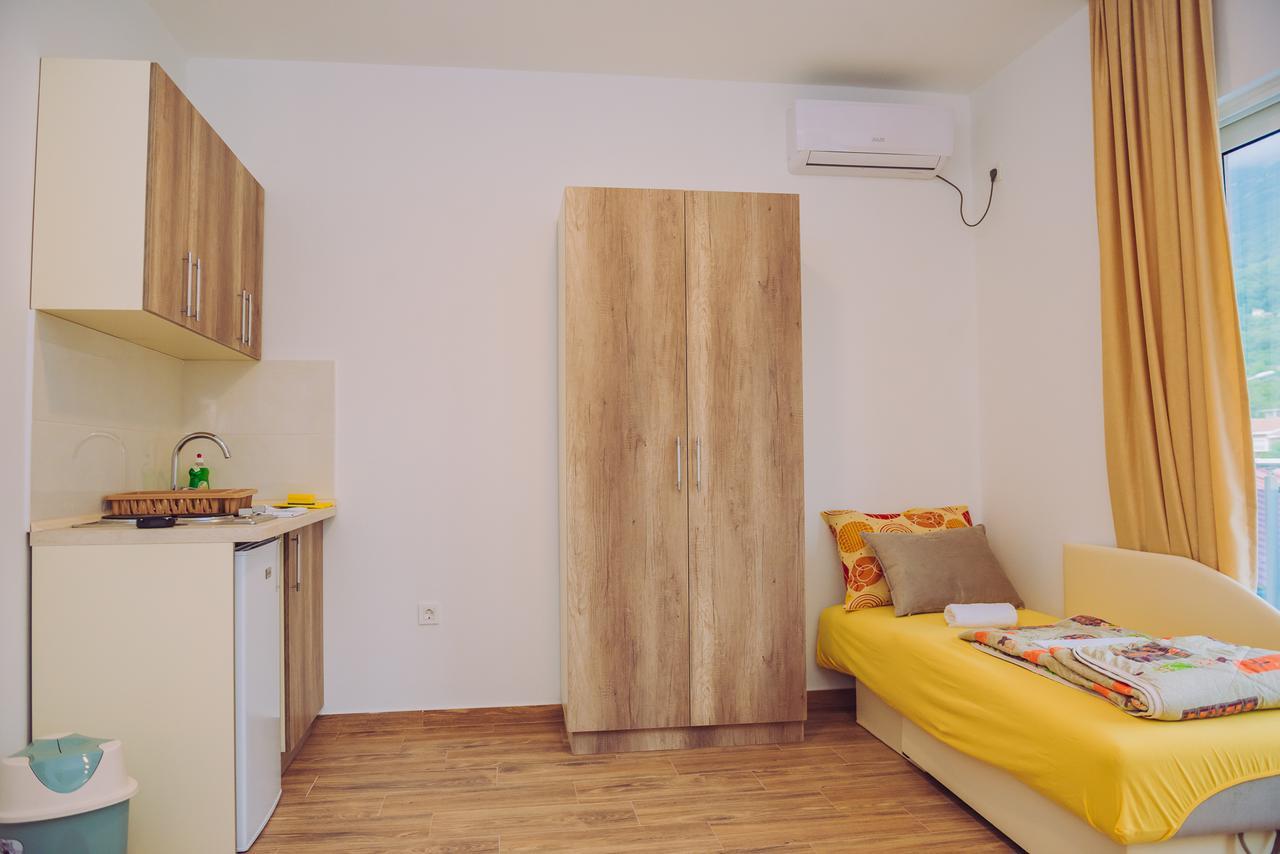 Apartments Krstovic Sutomore Exterior photo